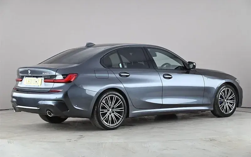 Begagnad BMW 330 M Sport 258 HK (189 kW) 2021 Grå Sedan