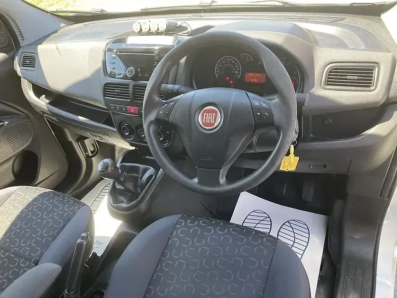 Used Fiat Doblò 105 HP (77 kW) 2014 White MPV