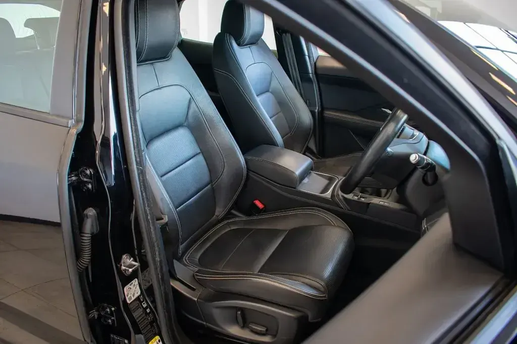 Used Jaguar E-Pace R-Dynamic 150 HP (110 kW) 2019 Black SUV