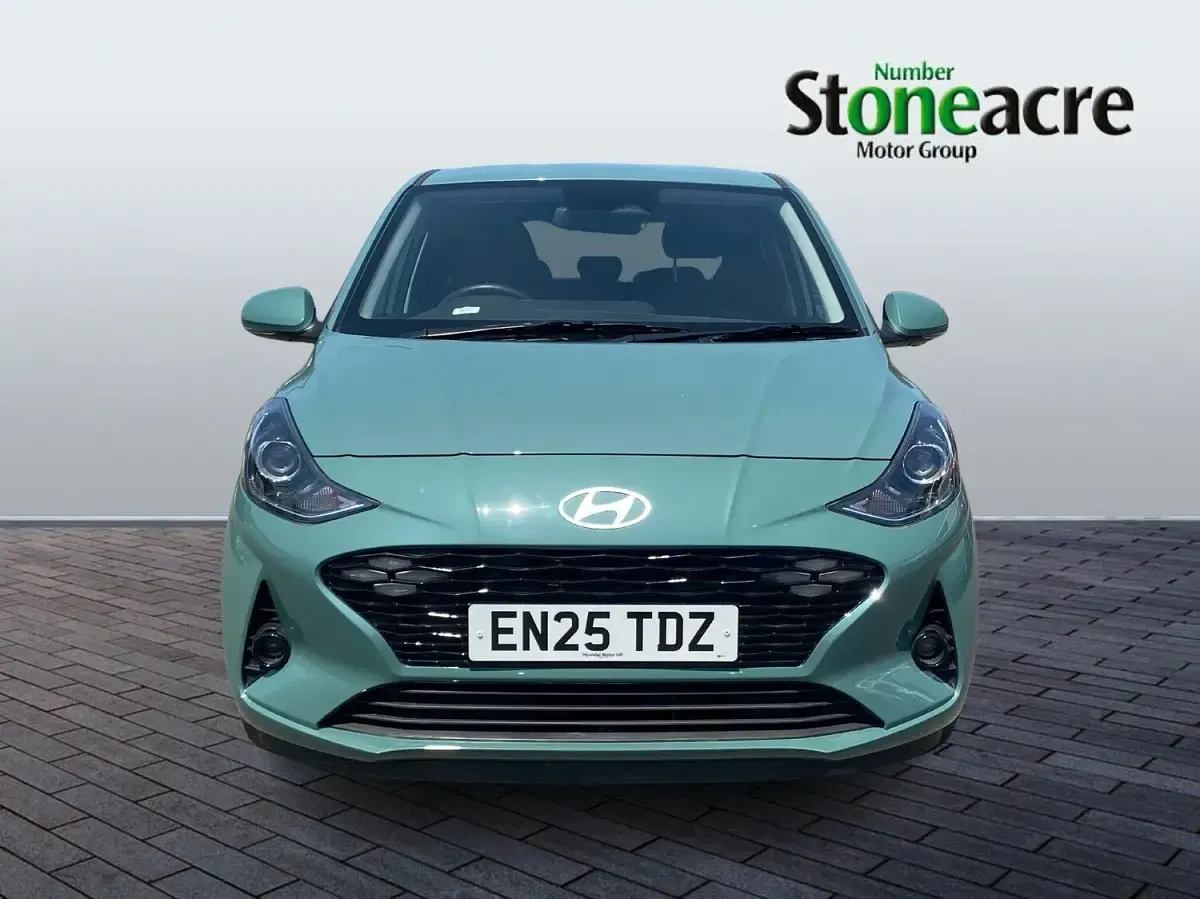 Used Hyundai i10 Premium 79 HP (58 kW) 2025 Green Hatchback