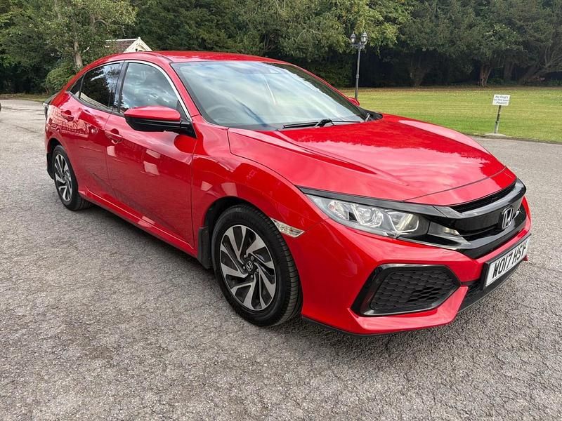 Used Honda Civic SE 129 HP (94 kW) 2017 Red Hatchback