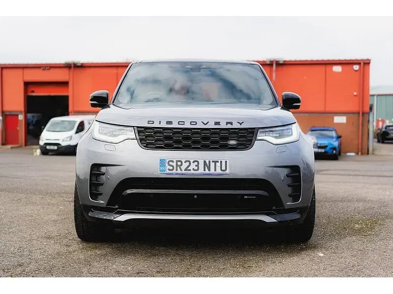 Used Land Rover Discovery HSE Dynamic 2023 Eiger grey SUV