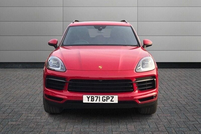 Used Porsche Cayenne 336 HP (247 kW) 2021 Red SUV
