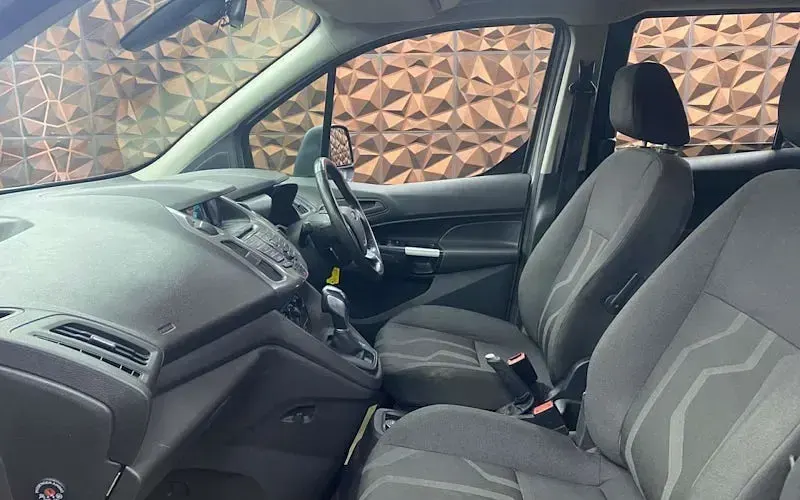 Used Ford Tourneo Connect Zetec 120 HP (88 kW) 2017 Silver MPV