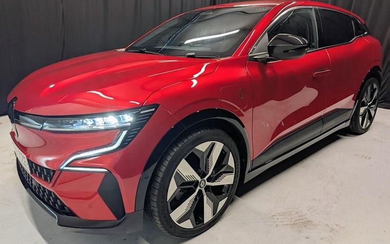 Red Used 2024 Renault Mégane Komfort Hatchback | £22,500 (Fair price) - Image 1/4