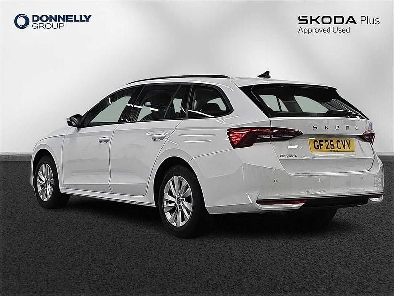 Used Skoda Octavia SE Technology 110 HP (80 kW) 2025 Moon white metallic Estate