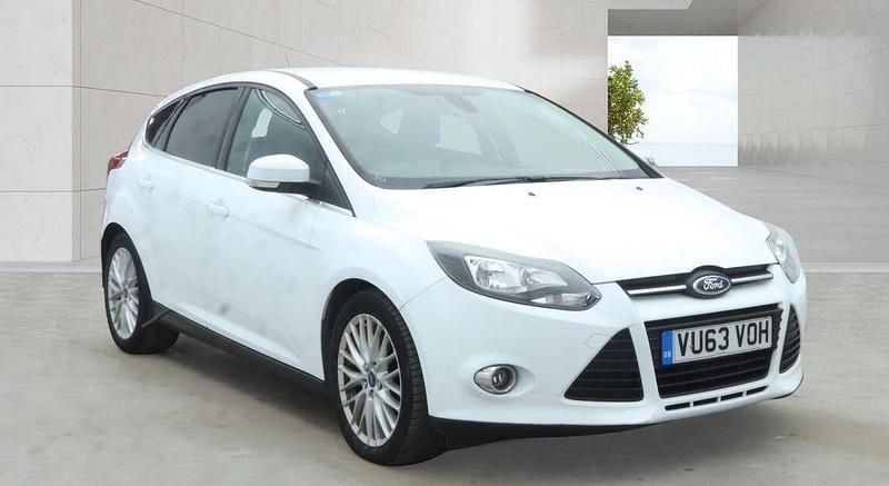 Usado Ford Focus Zetec 125 HP (91 kW) 2013 Branco Citadino