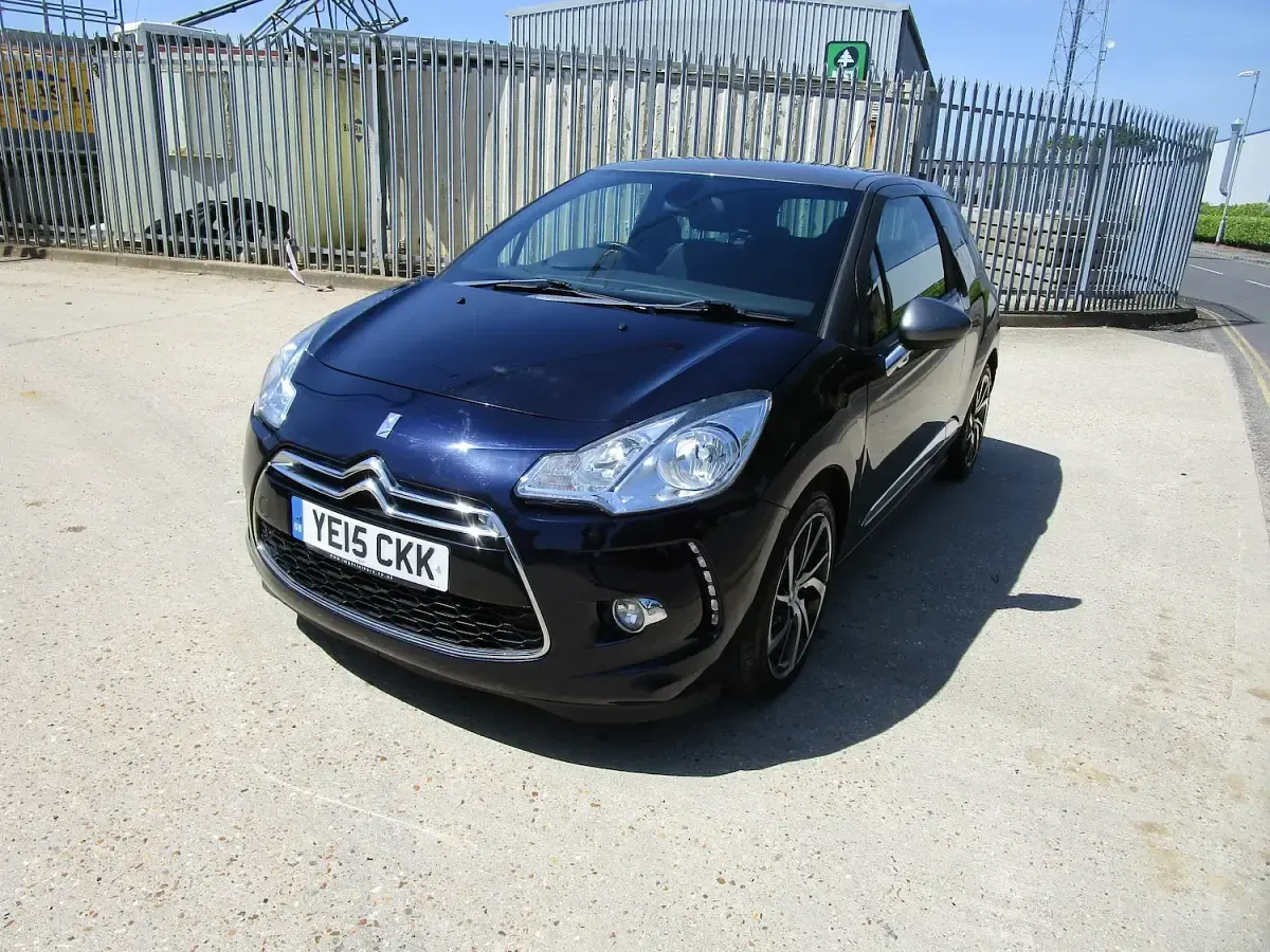 Used Citroën DS3 90 HP (66 kW) 2015 Blue Hatchback