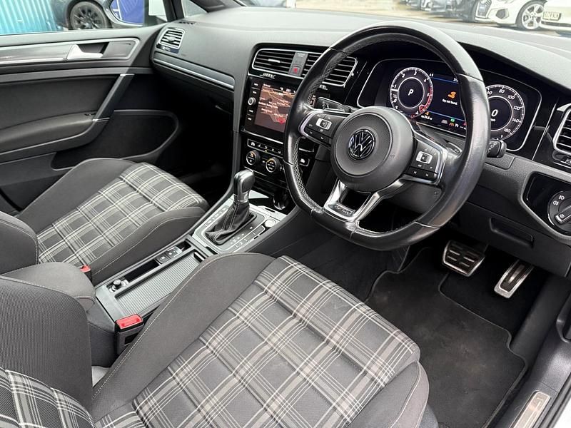 Used VW Golf VII GTD 184 HP (135 kW) 2019 White Hatchback