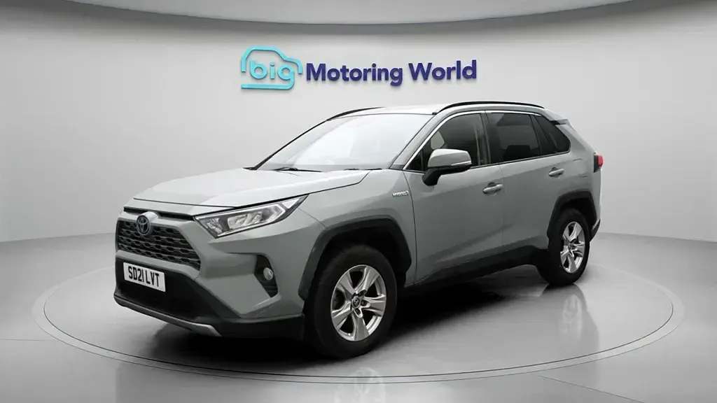 Second-hand Toyota RAV4 Hybrid 218 CP (160 kW) 2021 Verde SUV