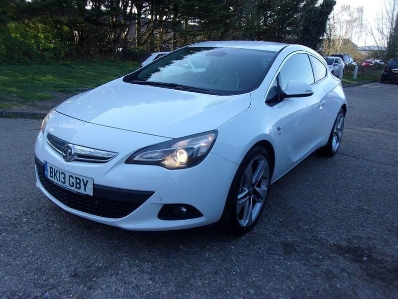 Used Vauxhall Astra GTC SRi 2013 White Hatchback