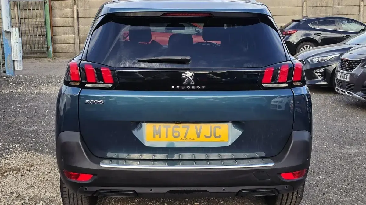 Used Peugeot 5008 Allure 2017 Green Hatchback