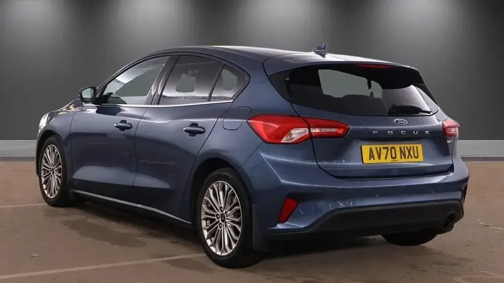 Begagnad Ford Focus Titanium X 125 HK (91 kW) 2020 Blå Halvkombi