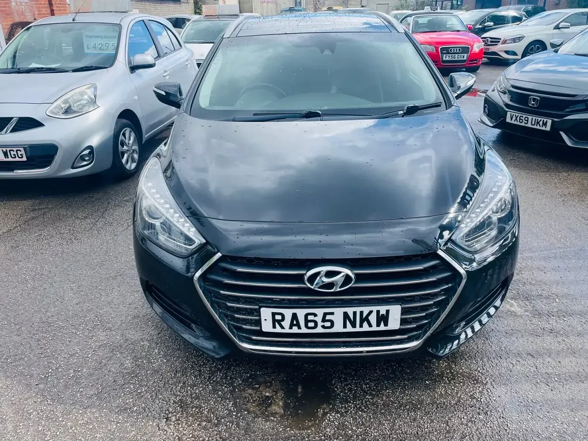 Used Hyundai i40 Premium 141 HP (103 kW) 2016 Black Estate