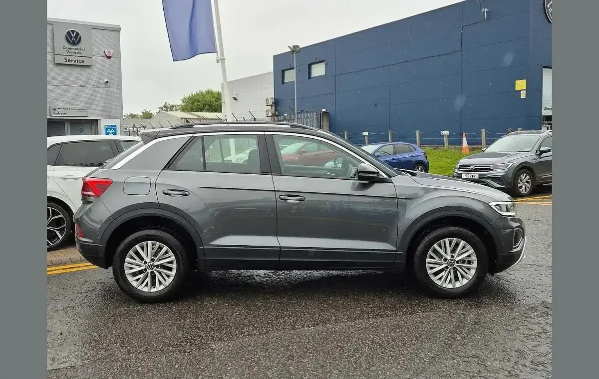 New VW T-Roc Life 115 HP (84 kW) 2026 Grey SUV
