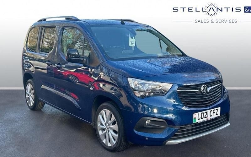 Used Vauxhall Combo Elite 131 HP (96 kW) 2021 MPV