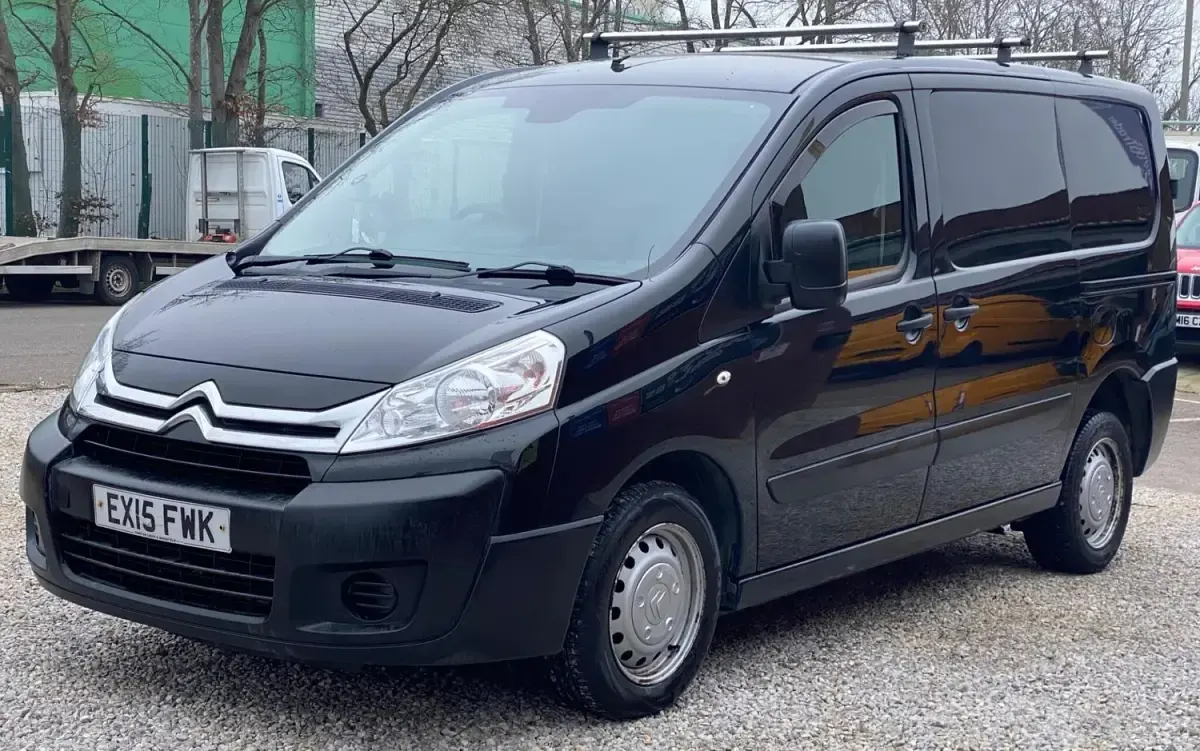 Usado Citroën Dispatch 90 HP (66 kW) 2015 Preto Monovolume