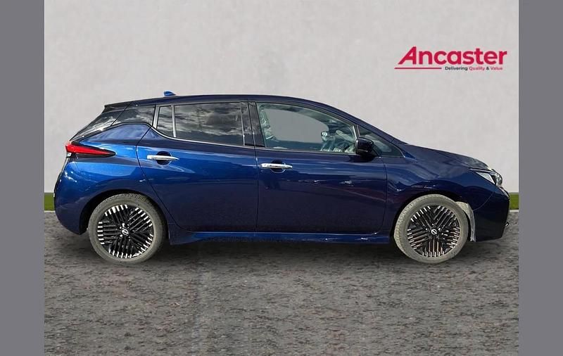 Used Nissan Leaf Tekna 110 kW (150 HP) 2022 Blue Hatchback