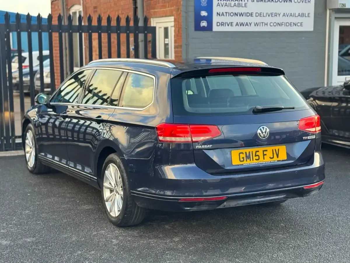 Used VW Passat SE 120 HP (88 kW) 2015 Blue Estate
