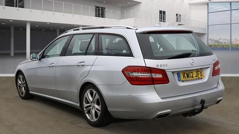 Used Mercedes E220 Avantgarde 170 HP (125 kW) 2012 Silver Estate