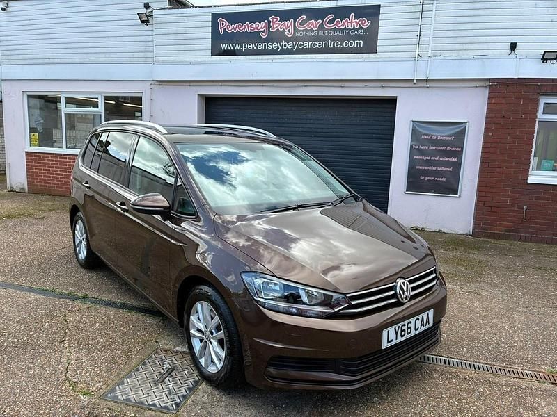 Used VW Touran Family 150 HP (110 kW) 2016 Brown MPV