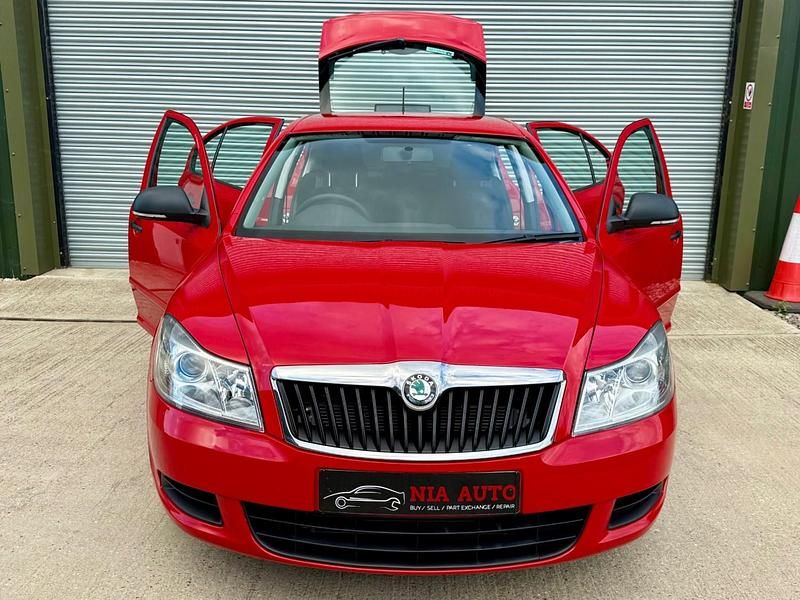 Używany Skoda Octavia 2012 Czerwony Hatchback