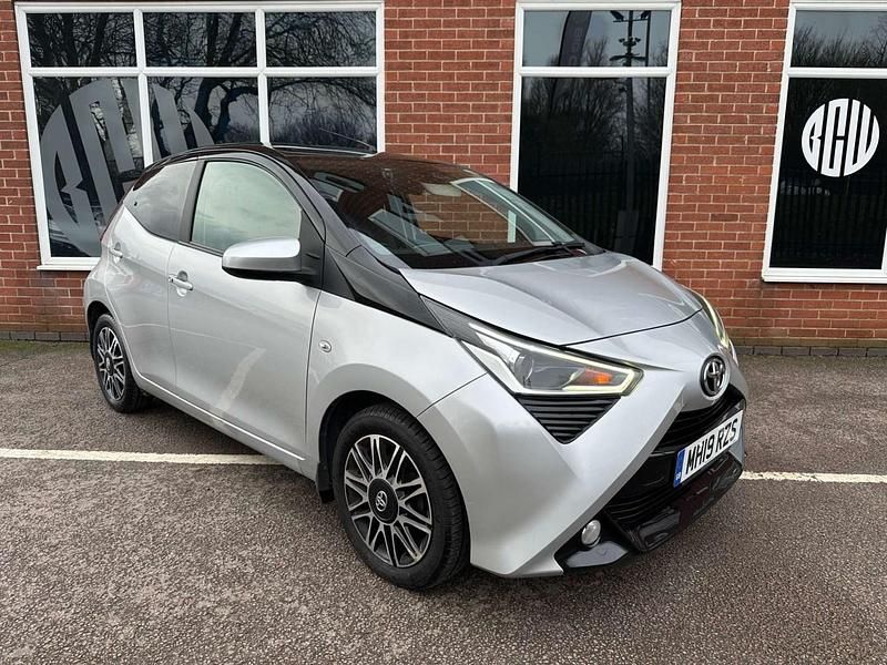 Used Toyota Aygo X-clusiv 2019 Silver Hatchback