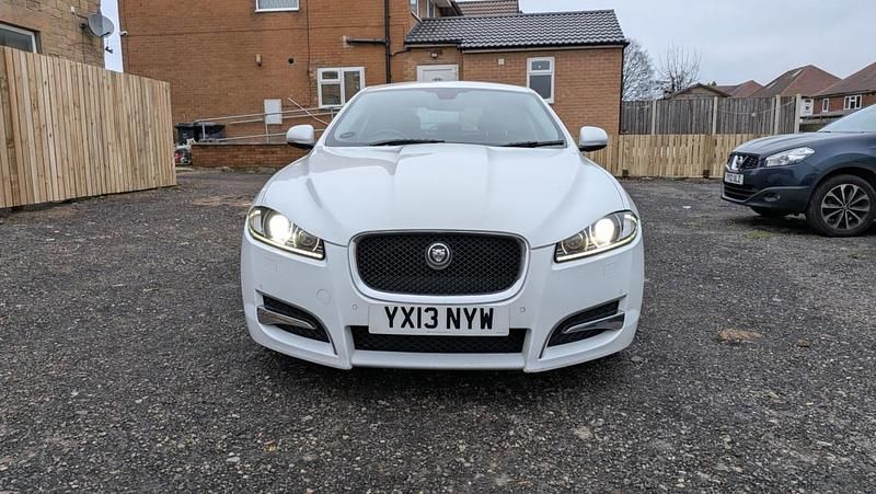 Used Jaguar XF 200 HP (147 kW) 2013 White Sedan