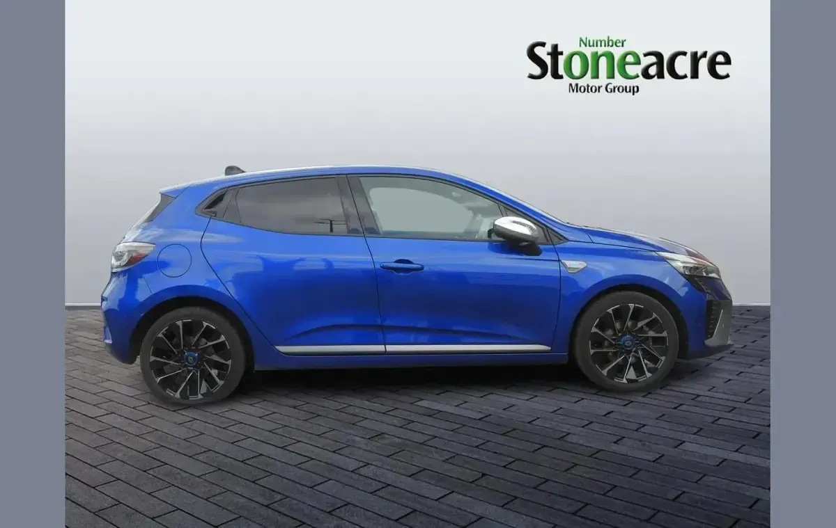 Used Renault Clio V Esprit Alpine 140 HP (102 kW) 2024 Blue Hatchback