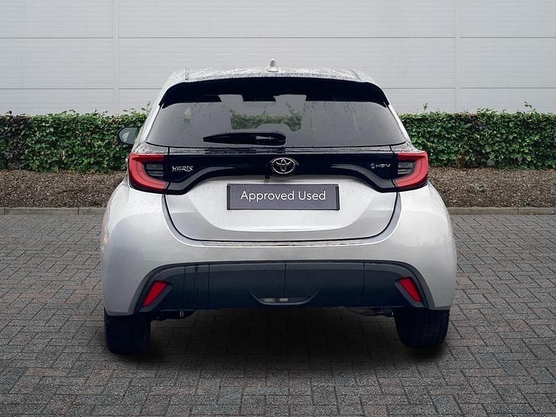 Used Toyota Yaris Hybrid Design 2024 Silver Hatchback