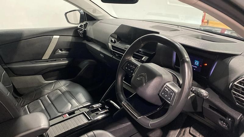 Used Citroën C4 PureTech 131 HP (96 kW) 2022 Black Hatchback