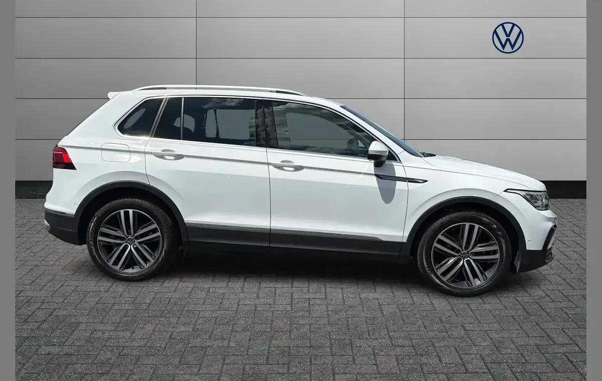 Used VW Tiguan Elegance 150 HP (110 kW) 2023 White SUV