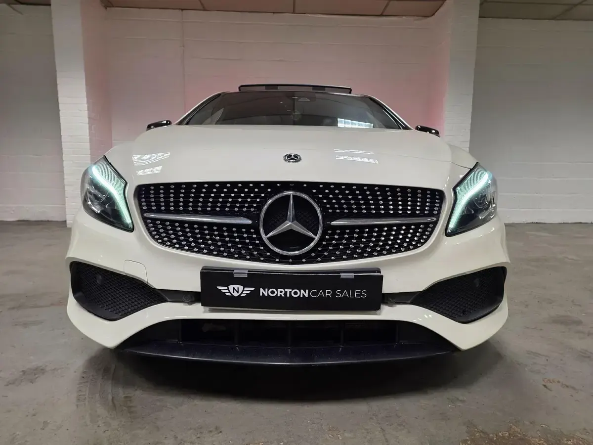 Used Mercedes A200 AMG Line Premium Plus 136 HP (100 kW) 2017 White Hatchback