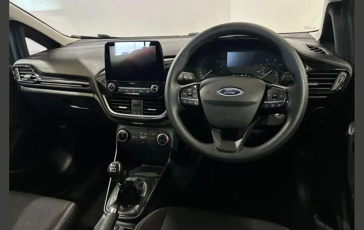 Używany Ford Fiesta Trend 99 KM (72 kW) 2022 Czarny Hatchback