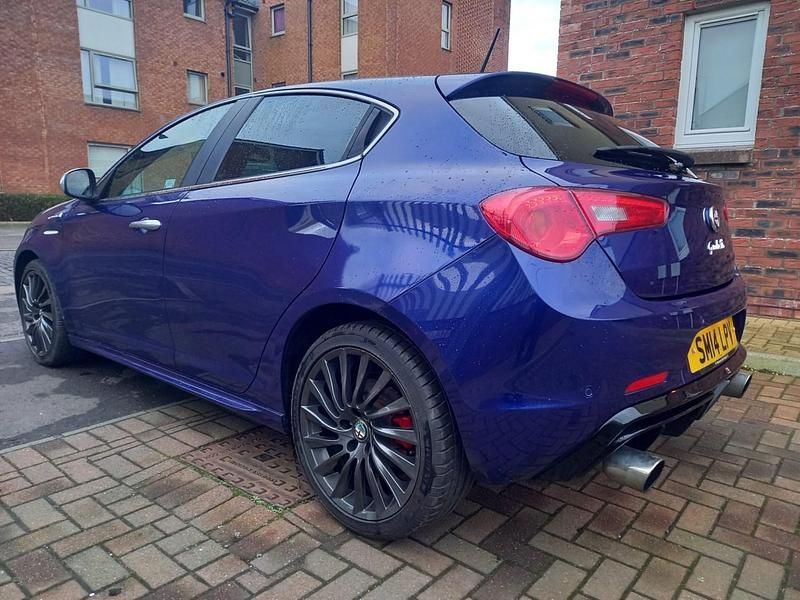 Used Alfa Romeo Giulietta 170 HP (125 kW) 2014 Blue Hatchback