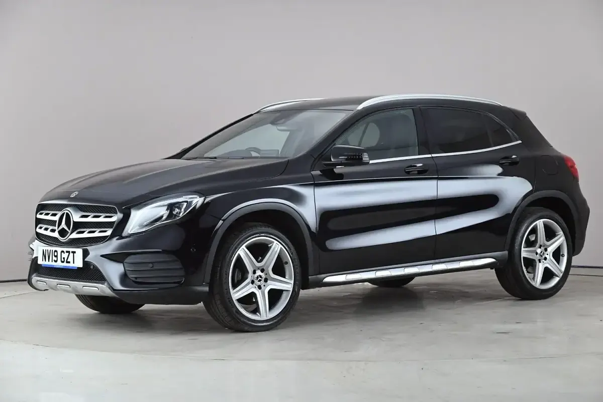 Usado Mercedes GLA200 AMG Line Premium 156 HP (114 kW) 2019 Preto SUV
