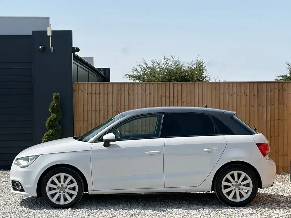 Used Audi A1 Sportback Sport 122 HP (89 kW) 2014 White Hatchback