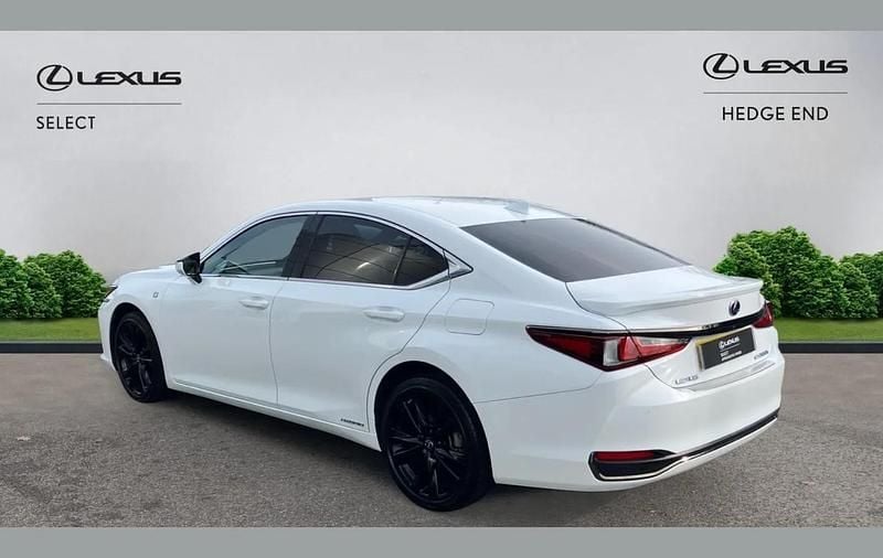 Used Lexus ES300H Sport Line 218 HP (160 kW) 2021 White Sedan