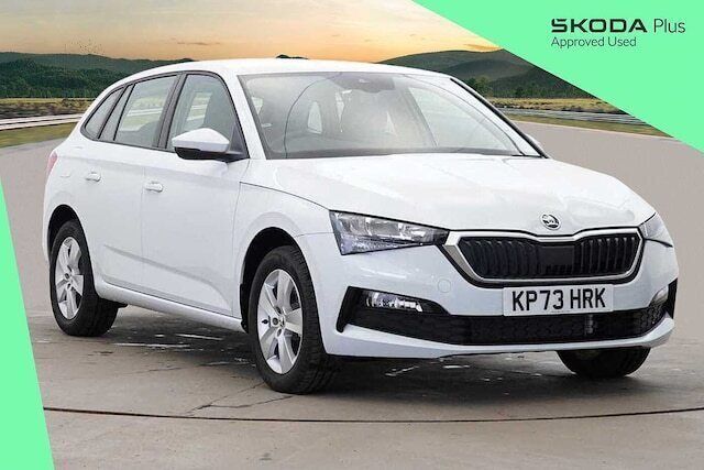 Moon white metallic Used 2023 Skoda Scala SE Hatchback | £16,000 (Fair price) - Image 1/4
