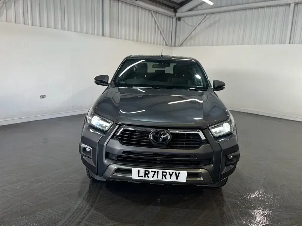 Used Toyota HiLux 204 HP (150 kW) 2021 Grey Pickup