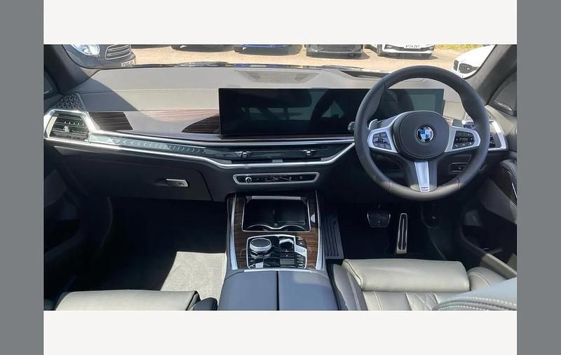 Usado BMW X7 M Sport 352 CV (258 kW) 2025 Negro SUV