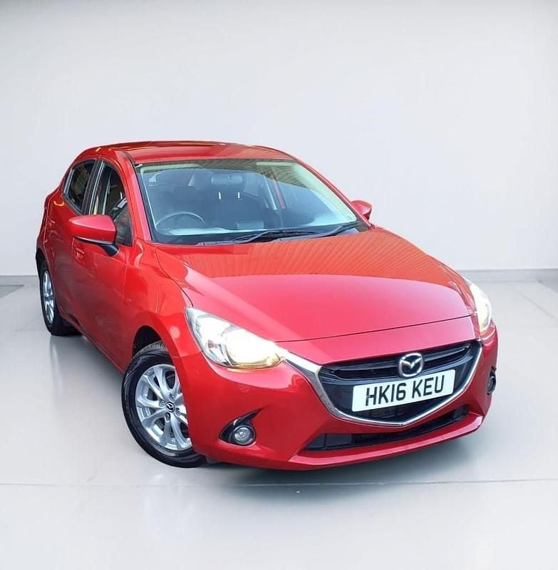 Used Mazda 2 75 HP (55 kW) 2016 Red Hatchback