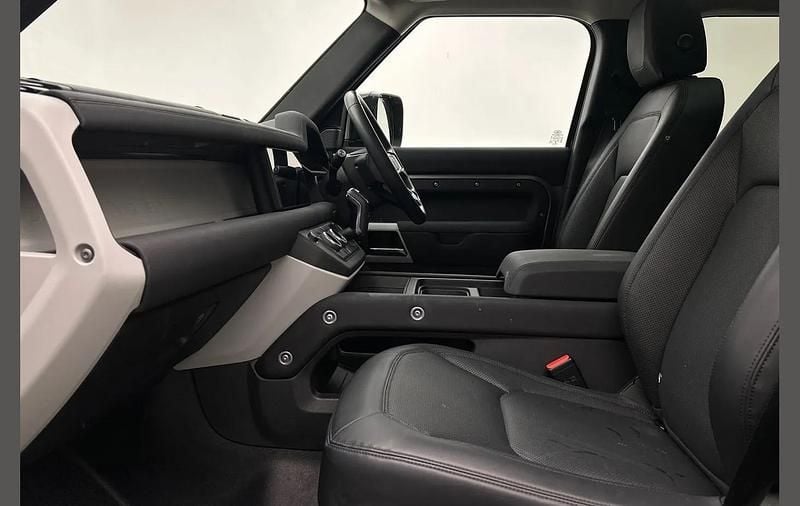 Used Land Rover Defender SE 245 HP (180 kW) 2022 Silver SUV