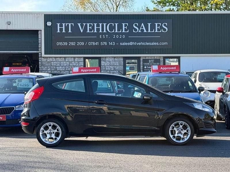 Used Ford Fiesta Studio 82 HP (60 kW) 2014 Black Hatchback