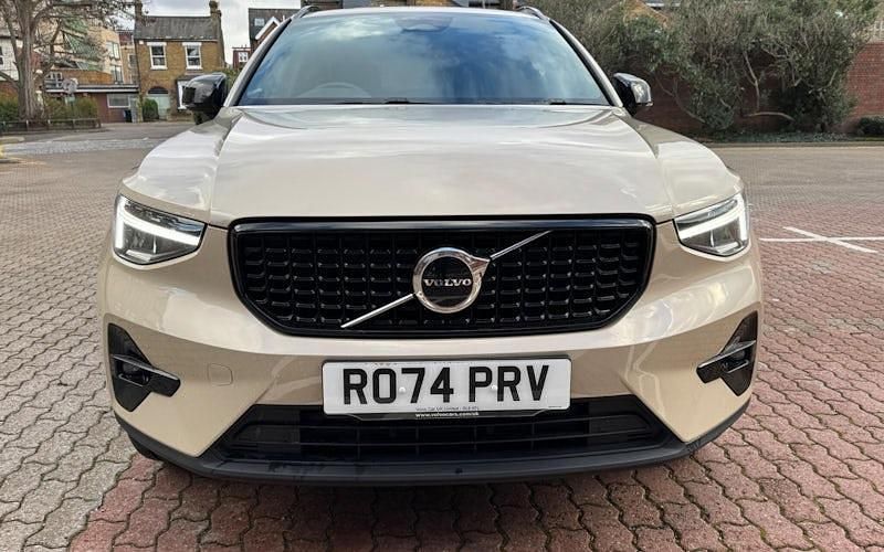 Used Volvo XC40 Plus 163 HP (119 kW) 2025 SUV