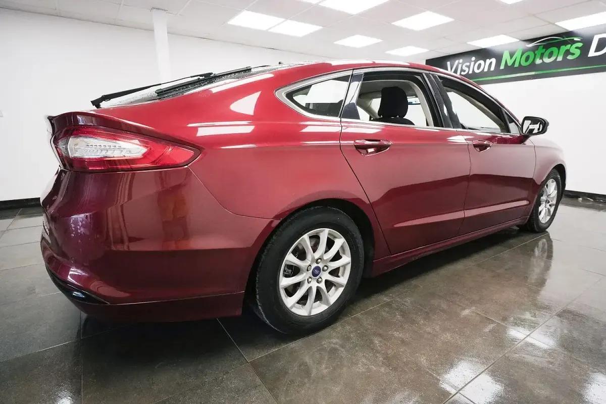 Used Ford Mondeo Titanium 2015 Red Hatchback