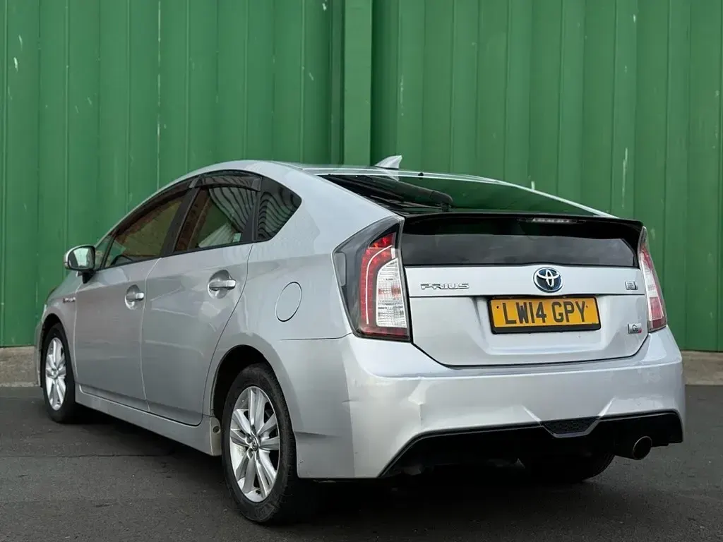 Used Toyota Prius 2014 Silver Sedan