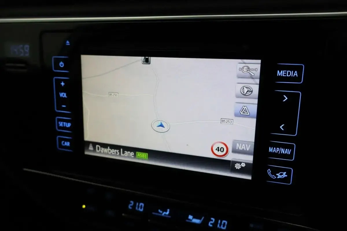 Usado Toyota Auris Hybrid 2015 Branco Citadino