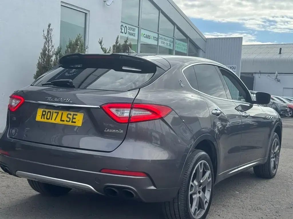 Used Maserati Levante 275 HP (202 kW) 2017 Grey SUV