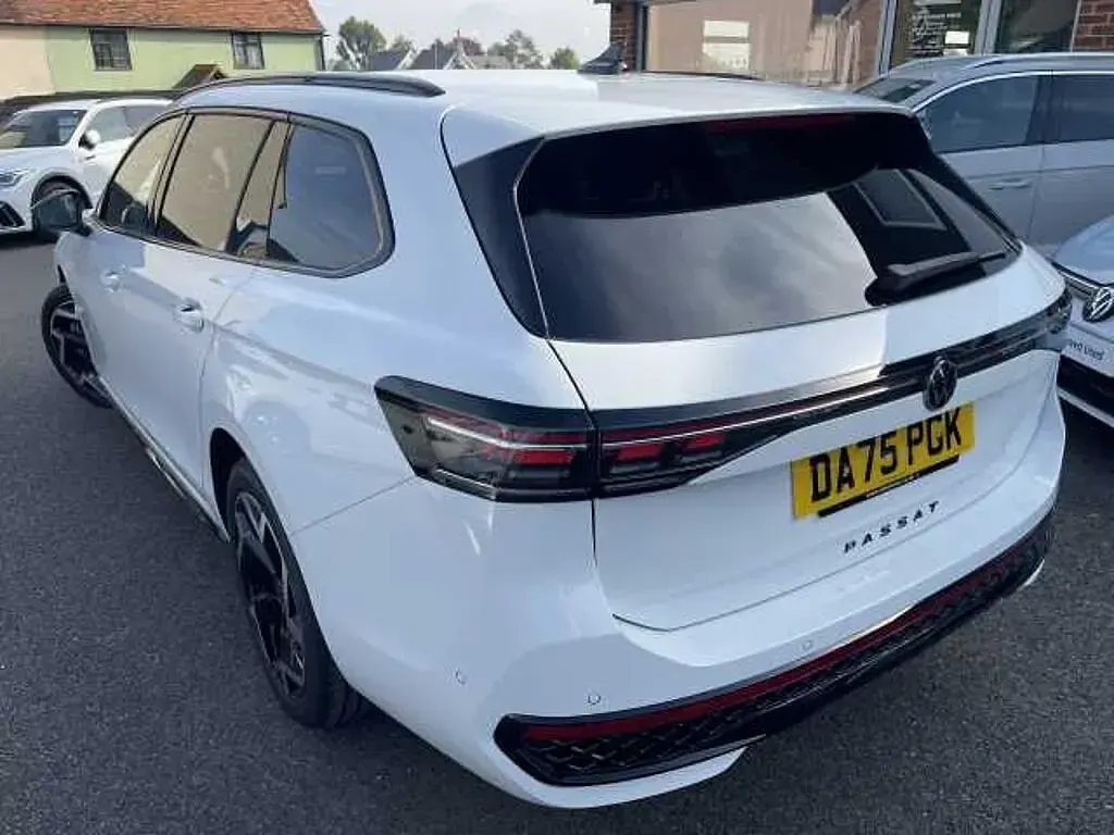 Used VW Passat 204 HP (150 kW) 2025 Estate